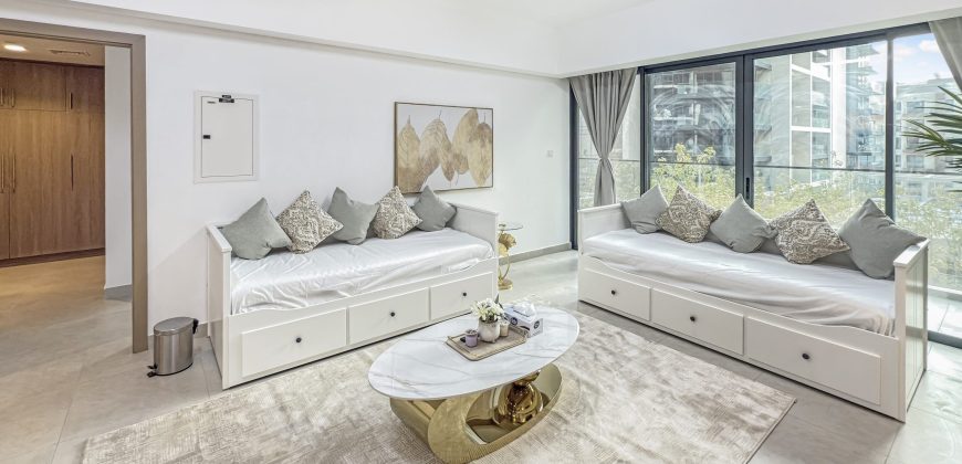 Perspective view opulent apartment for 4 Person