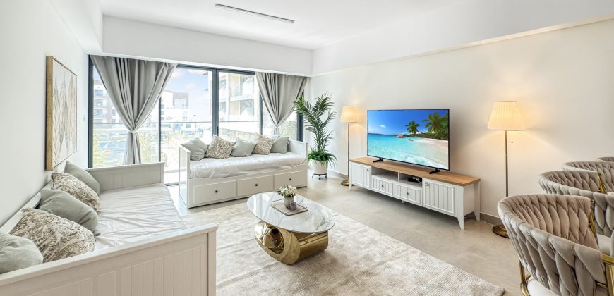 Perspective view opulent apartment for 4 Person